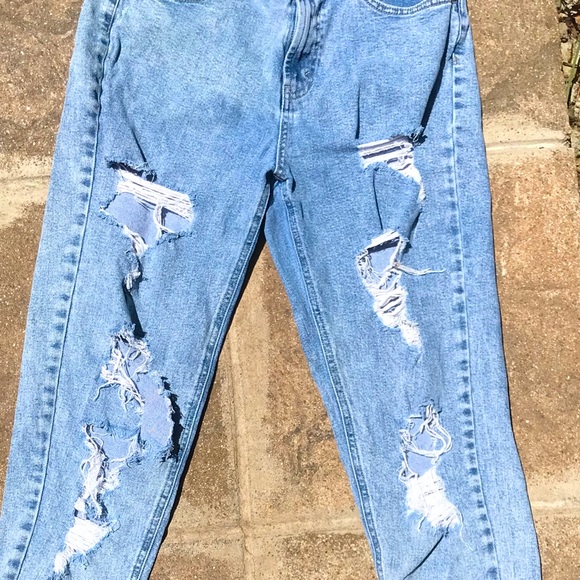 Wild Fable Light Wash Ripped Mom Jeans - Size 10 - Picture 4 of 5